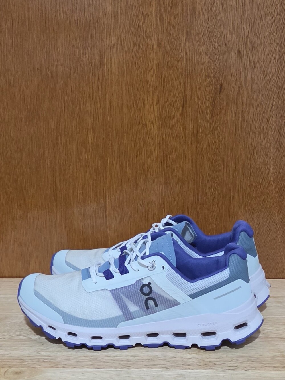 On Running Cloudvista Women's Size 8 Trail Running Shoes Sneakers Grey Purple - Picture 4 of 13